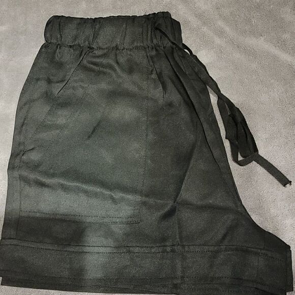 🔥Drawstring Black Shorts with Pockets - Picture 2 of 3